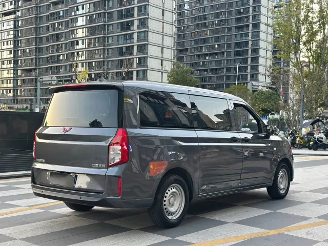 Wuling Zhengcheng — Фото автомобиля 8