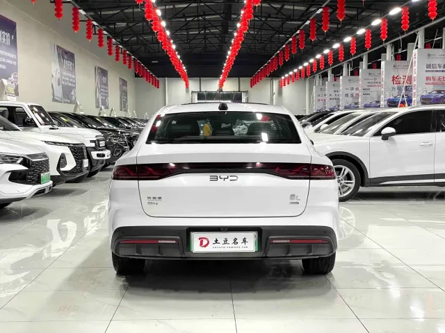 BYD Qin L — Фото автомобиля 11