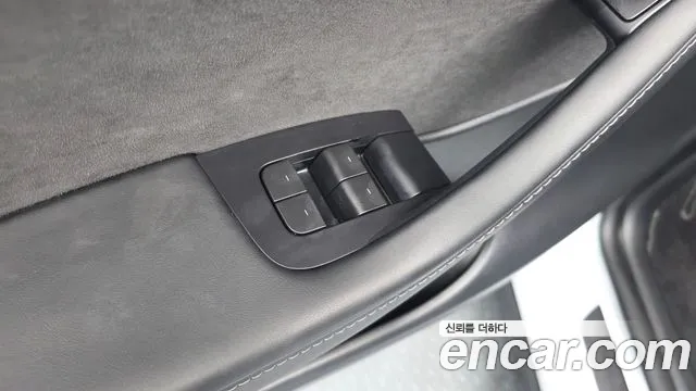 Tesla Model Y — Фото автомобиля 27