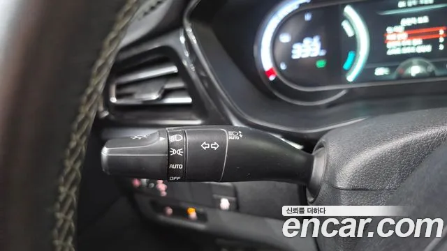 Kia Niro — Фото автомобиля 24
