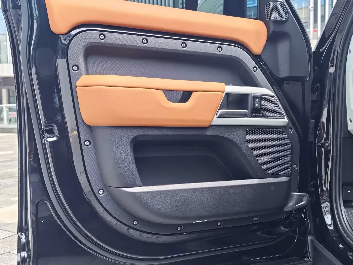Land Rover Land Rover Defender 2024 110 3.0T P400 X-DYNAMIC HSE — Фото автомобиля 9