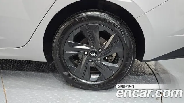 Hyundai Avante CN7 — Фото автомобиля 6
