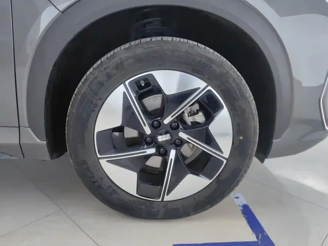 Geely Galaxy E5 — Фото автомобиля 6