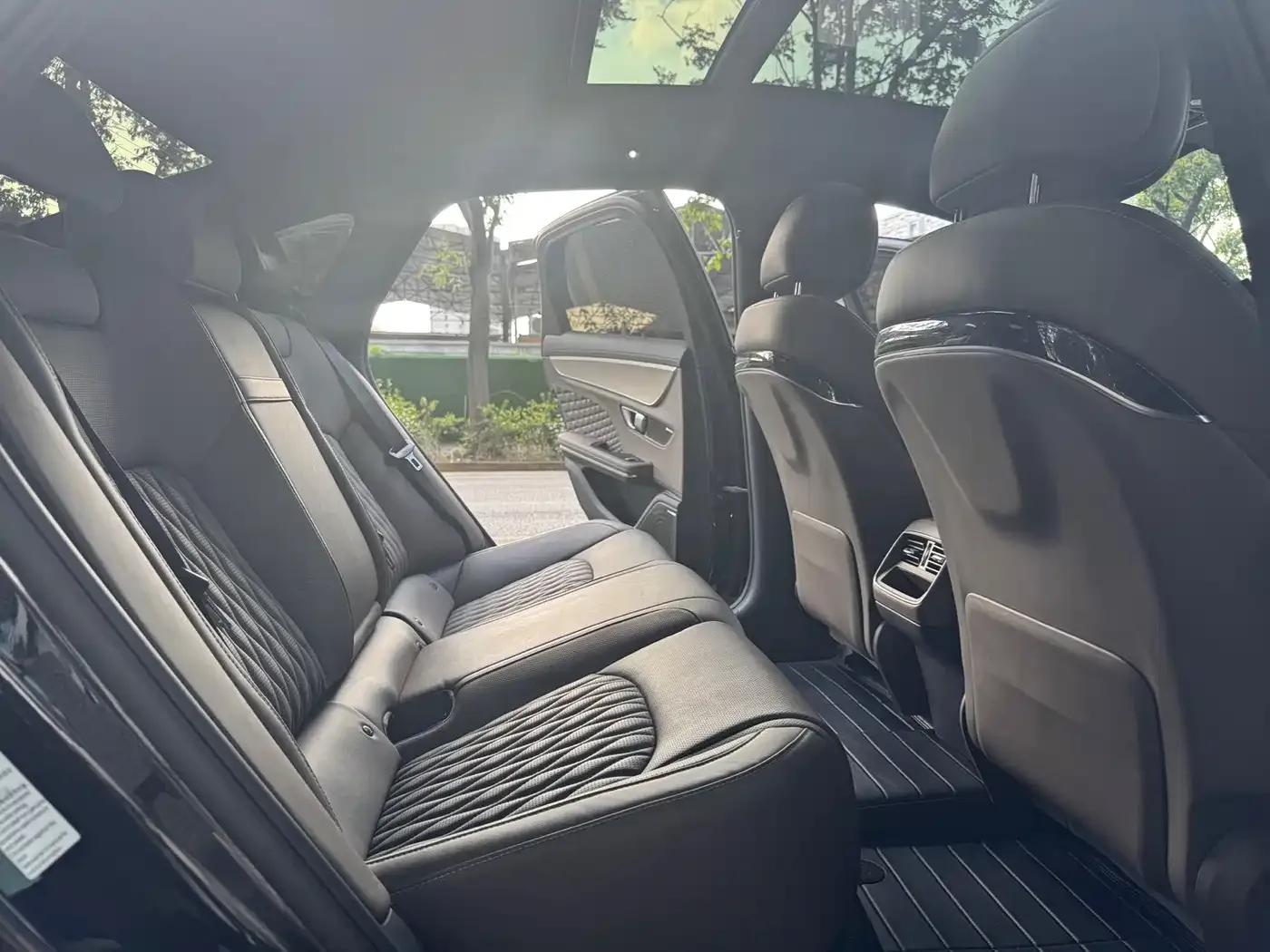 BYD Han 2022 EV Genesis Edition 715KM FWD Premium — Фото автомобиля 13