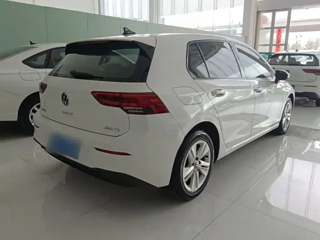 Volkswagen Golf — Фото автомобиля 6