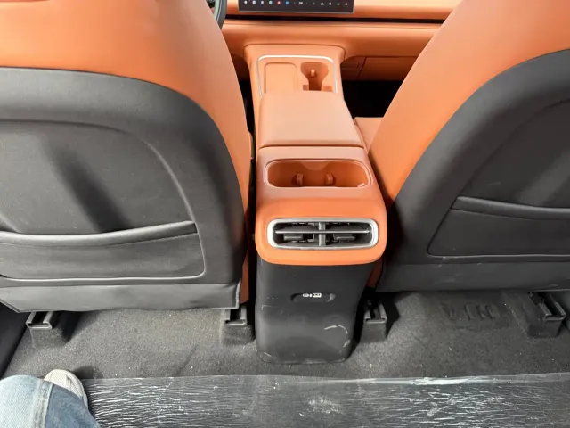 Leapmotor C10 — Фото автомобиля 9