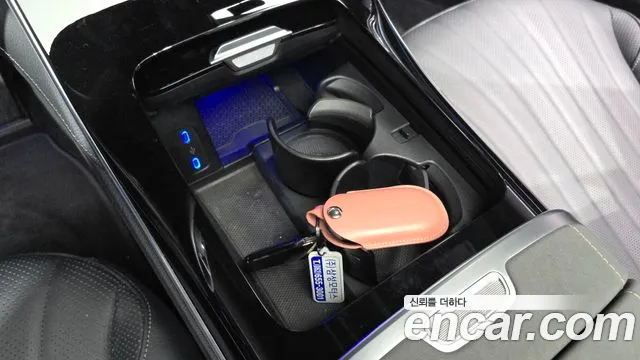 Mercedes-Benz EQS — Фото автомобиля 30