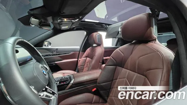 BMW 7-Series 7 серия (G70) 740i sDrive M Sport — Фото автомобиля 20
