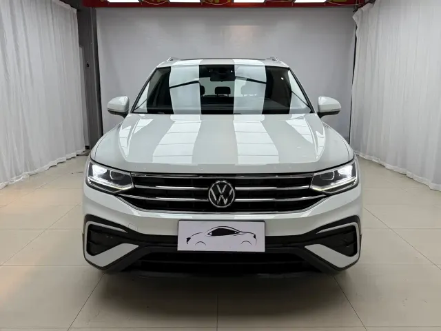 Volkswagen Tiguan L — Фото автомобиля 2