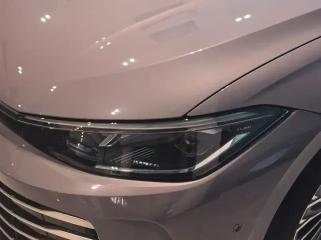 Volkswagen Passat — Фото автомобиля 8