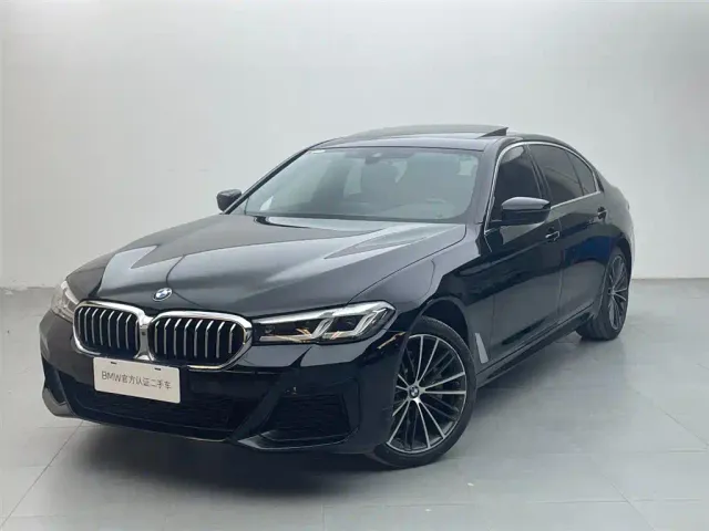 Фотография автомобиля — BMW 5 Series