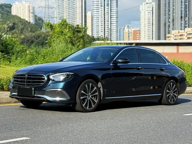Mercedes-Benz E-Class — Фото автомобиля 2
