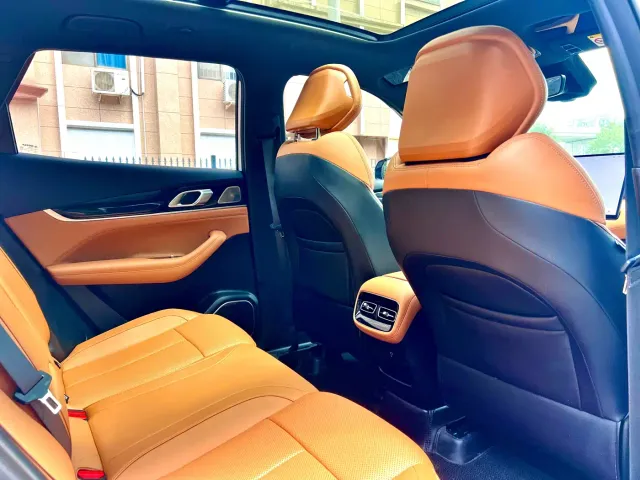 Geely Boyue L — Фото автомобиля 13