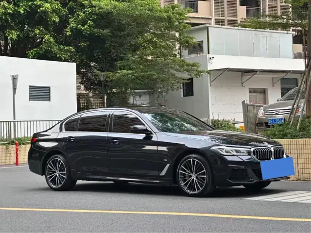 BMW 5 Series — Фото автомобиля 2