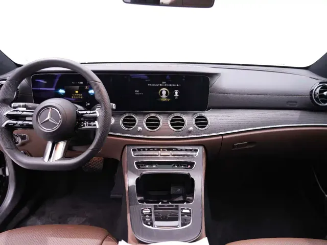 Mercedes-Benz E-Class — Фото автомобиля 21