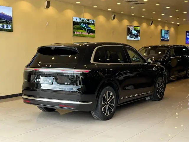 Aito M7 — Фото автомобиля 3