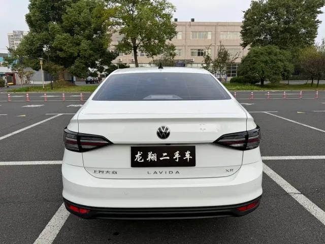 Volkswagen Lavida — Фото автомобиля 8