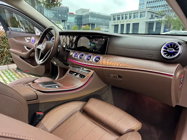 Mercedes-Benz E-Class — Фото автомобиля 10