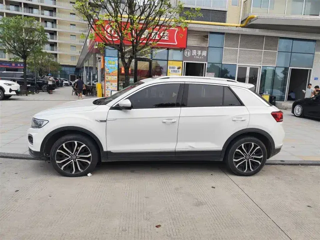Volkswagen T-Roc — Фото автомобиля 3