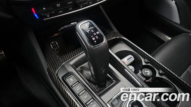 Maserati Levante — Фото автомобиля 9