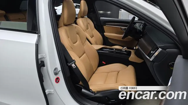 Volvo V90 — Фото автомобиля 16