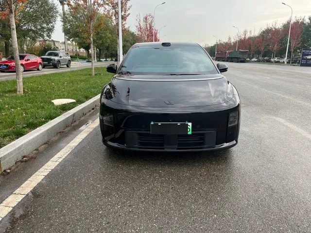 Li Auto i6 — Фото автомобиля 2