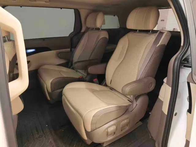Kia Carnival — Фото автомобиля 6