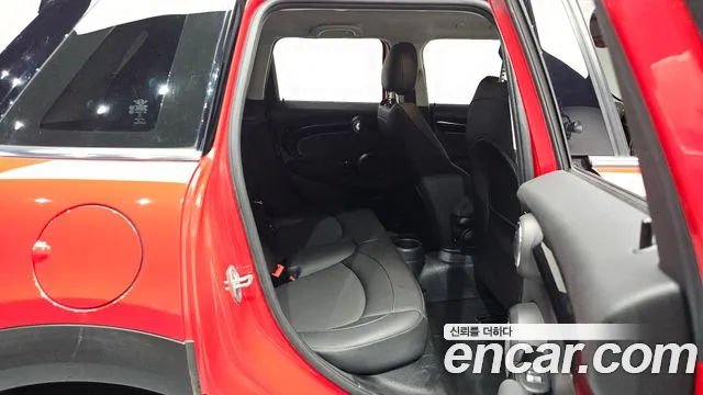 MINI Cooper — Фото автомобиля 12