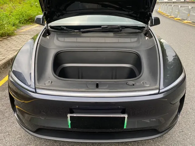 Tesla Model Y — Фото автомобиля 16