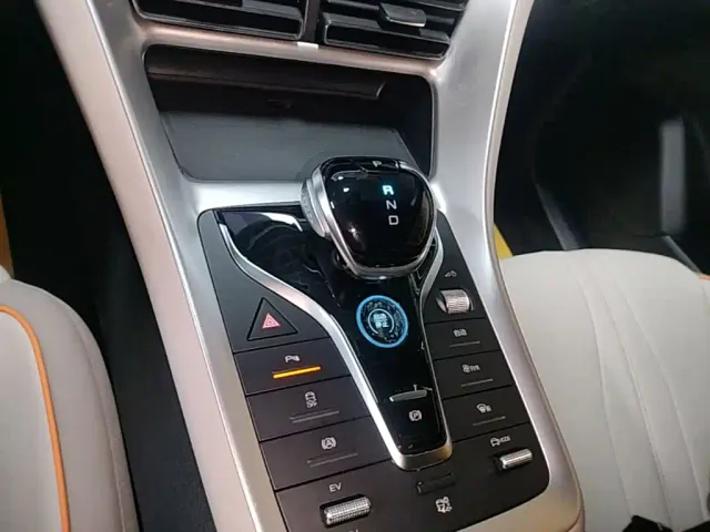 BYD Song Pro — Фото автомобиля 18