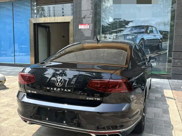 Volkswagen Magotan 2023 2 Million Units Anniversary Edition 330TSI DSG Leading Type — Фото автомобиля 7