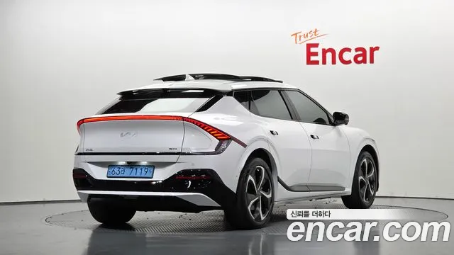 Kia EV6 — Фото автомобиля 2