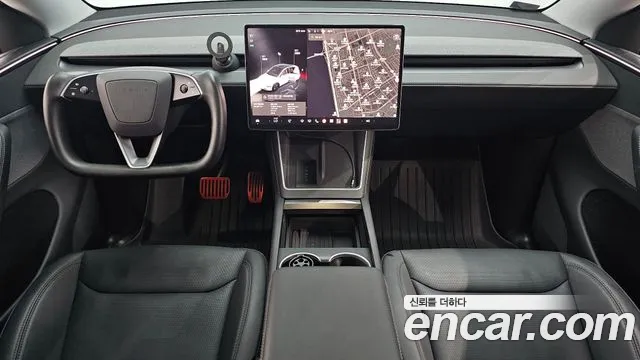 Tesla Model Y — Фото автомобиля 10
