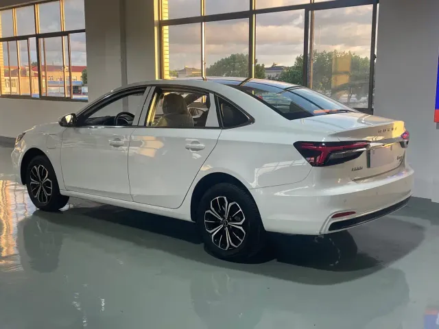 Roewe i6 MAX EV — Фото автомобиля 6