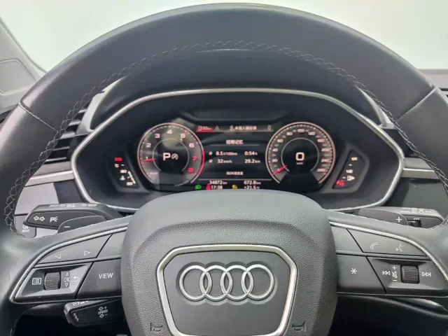 Audi Q3 — Фото автомобиля 10