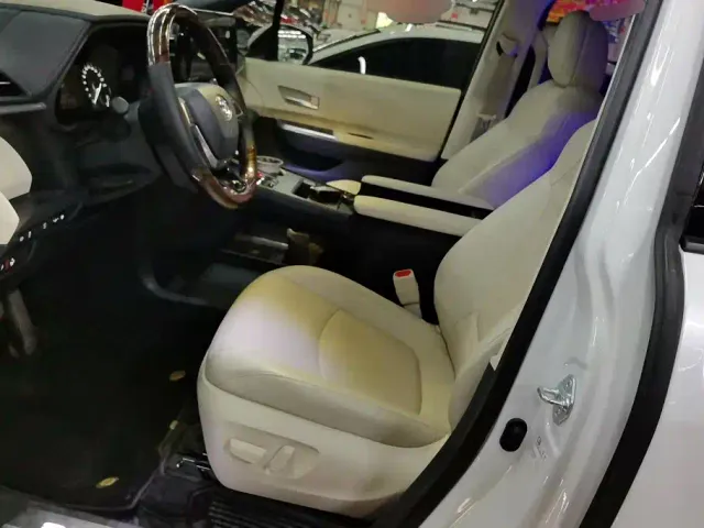 Toyota Sienna — Фото автомобиля 9