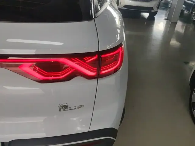 BYD Yuan UP — Фото автомобиля 7
