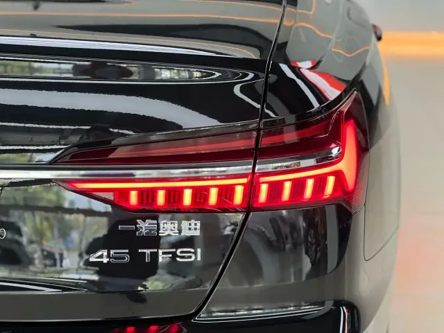 Audi A6L — Фото автомобиля 18