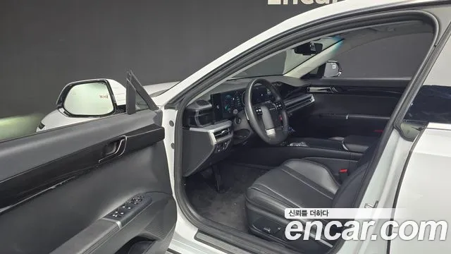 Hyundai Grandeur GN7 — Фото автомобиля 10