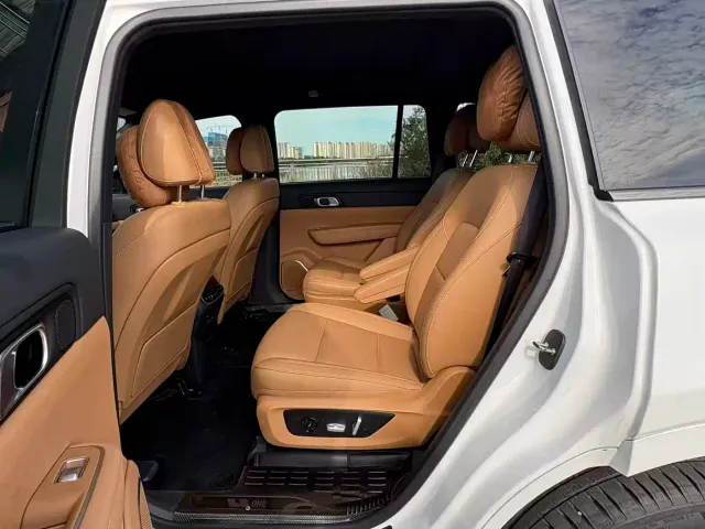 Li Auto ONE — Фото автомобиля 10