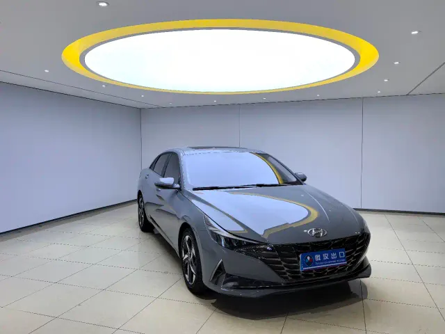 Hyundai Elantra — Фото автомобиля 3