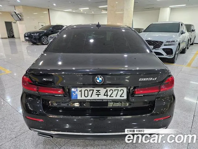 BMW 5 Series G30 — Фото автомобиля 4