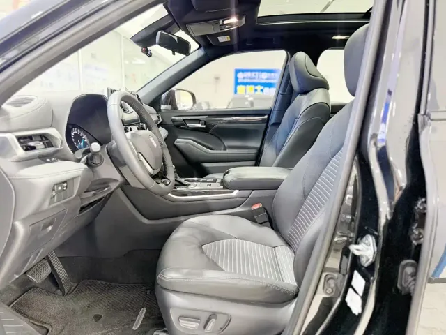 Toyota Crown Kluger — Фото автомобиля 4