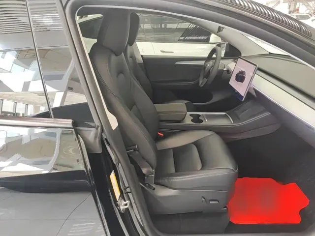Tesla Model Y — Фото автомобиля 24