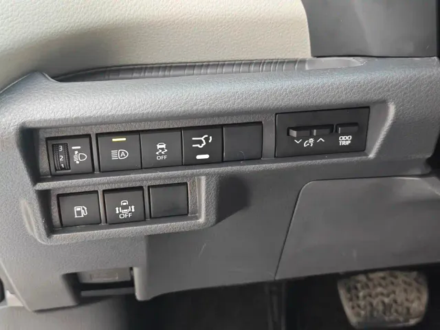 Toyota Granvia — Фото автомобиля 27