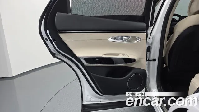 Genesis GV70 — Фото автомобиля 14