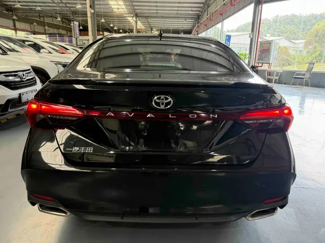 Toyota Avalon — Фото автомобиля 11