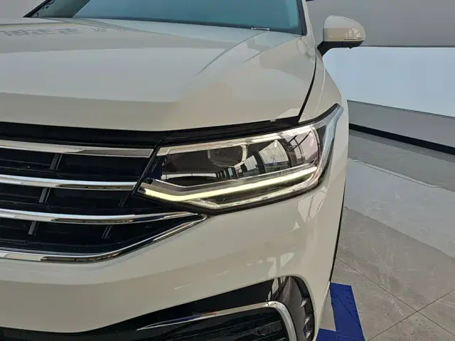 Volkswagen Tiguan L — Фото автомобиля 5