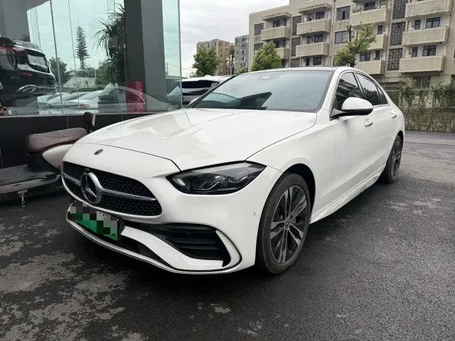 Фотография автомобиля — Mercedes-Benz C-Class