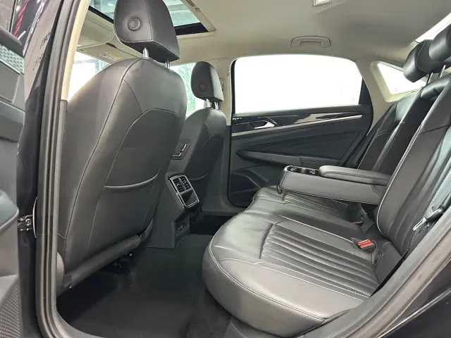 Volkswagen Passat — Фото автомобиля 8